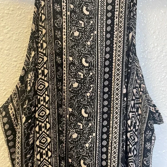Boho NWOT romper with pockets - Picture 4 of 6